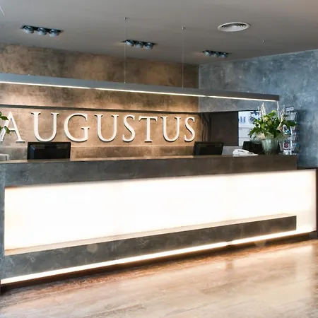 Turisticos Augustus Apartament
